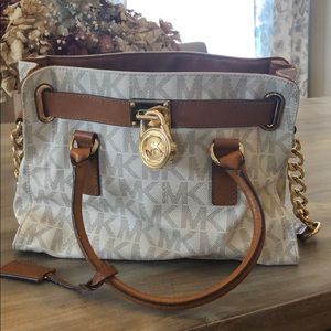 Michael Kors Hamilton bag in white